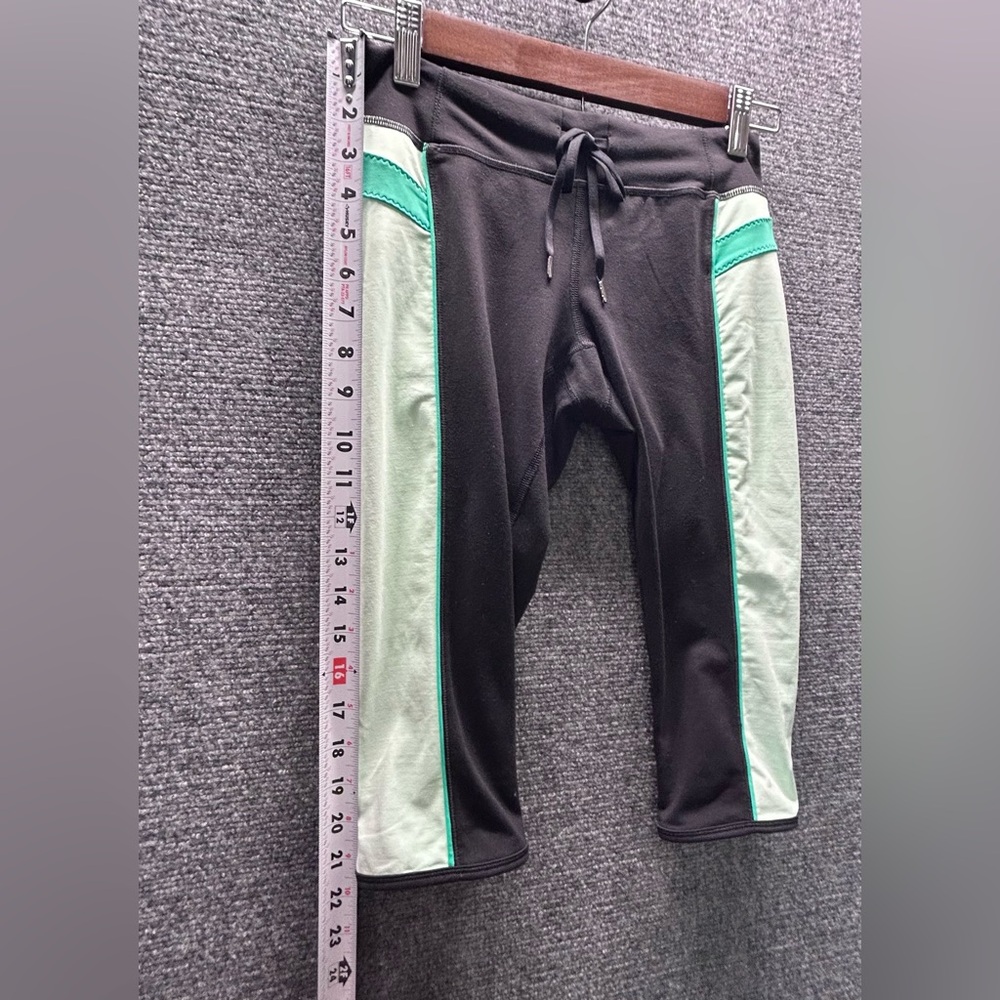 Lululemon Athletica Activewear Set Teal & Black Size 4 top Size 6 leggings - Picture 12 of 15